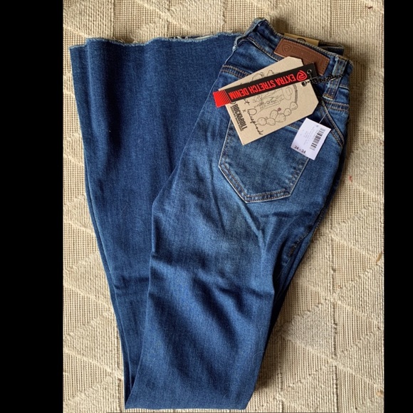 Flared West Desperado Jeans - Picture 2 of 2